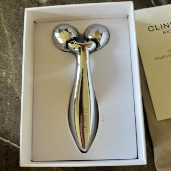 BNIB CLINICAL+Skin Petrissage Facial Massage Beauty Roller - Picture 2 of 3